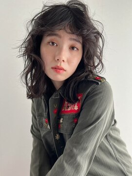 ラパンセ ブルー(LA PENSEE BLEU) ゆるふわミディアム　ミディアムレイヤー　バタフライカット