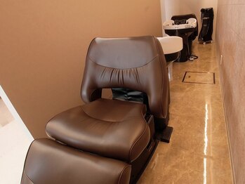 ガレリアエレガンテ 尾張旭店(GALLARIA Elegante)の写真/極上の癒しをGALLARIA Eleganteで◇頭皮ケアしながら、リラックス効果抜群のヘッドスパをご体感ください♪