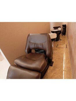 極上の癒しをGALLARIA Eleganteで◇頭皮ケアしながら、リラックス効果抜群のヘッドスパをご体感ください♪