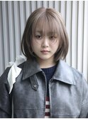 ミルクティーベージュペールピンクベージュ顔周りレイヤー金髪