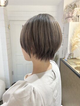 髪屋 紬 大人ショート   グレージュカラー