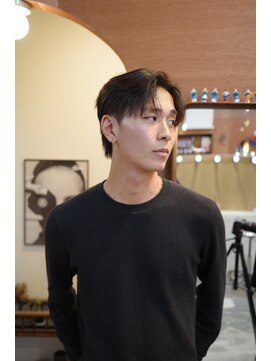 エディ(Edy) メンズセンターパート刈り上げカルマヘア韓国ヘア眉毛カット岡山