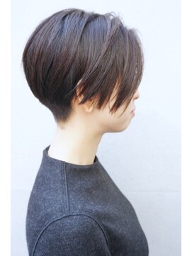 モリオ フロム ロンドン 成増店 【morio成増3号店】前下がりショートボブ×刈り上げ