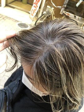 ワンバイワンクラッカ(one by one CLACCA) 白髪染めを使わない 白髪活かしハイライト