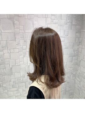 ゼル 郡山駅前(ZELE) 切りっぱなし　ミディアムスタイル