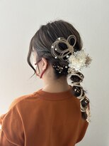 メラク バイ コア(Merak by CoRe.gn) 編みおろしヘアアレンジ