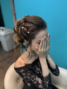 リエラ 新宿(RIERA) ポニーテール