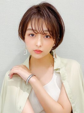 ラルユー 金山(LallYou) 30代40代に人気の大人かわいい前髪ありのくびれショート