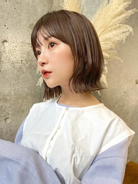 大人ボブ　ニュアンスカラー　アッシュカラー