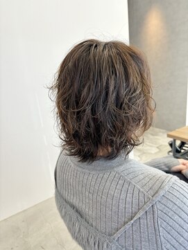 朝楽5分セットのクセ毛風パーマと外ハネくびれレイヤー