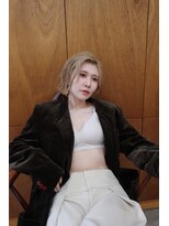 モネ 栄 久屋大通店(monet)&nbsp;ショートボブミルクティーベージュカラーダブルカラーハイトーン