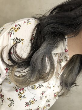 リルア 博多(LIRUA) シルバーアッシュインナーカラーブリーチデザインカラー☆