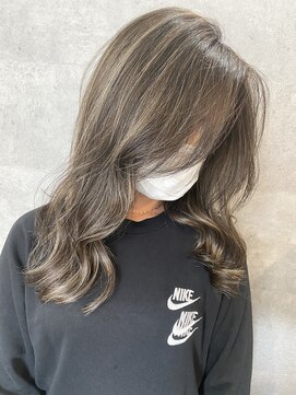 オリ(‘Oli) 大人ハイライト_パールベージュ