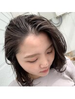 パール(PEAR+L)&nbsp;色気漂う大人ハイライトカラー