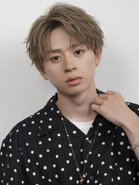 オーシャントーキョーオーバー 渋谷(OCEAN TOKYO OVER) 韓国波巻き束感ショートマッシュパーマウルフセンターパート