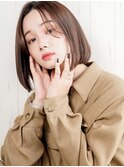 クールな顔周りシースルーボブ