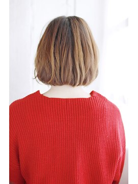 シュシュット(chouchoute) レイヤーカットウェットヘアデザインカラーオリーブベージュ/089