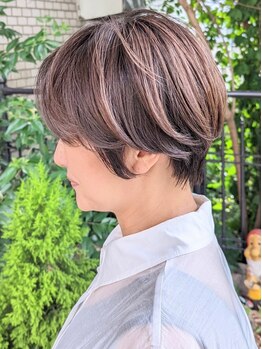 カミエ(kamie)の写真/【メトロ北浜駅4分】担当スタイリストに相談しやすい空間でじっくりお話し、あなたの理想を追求♪