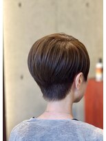 ヘアサロン ササヨシ(hair salon SASAYOSHI)&nbsp;赤みを抑えた透明感カラーの大人丸みマッシュショート