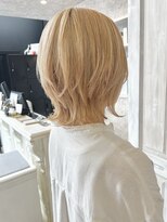 キャアリー(Caary)&nbsp;福山市Caaryハイトーンホワイトベージュウルフカットレイヤー