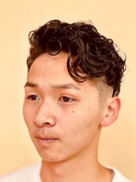 アルチザン(ARTISAN) 【カッコいい】ツーブロックサイドバックカーリーパーマ