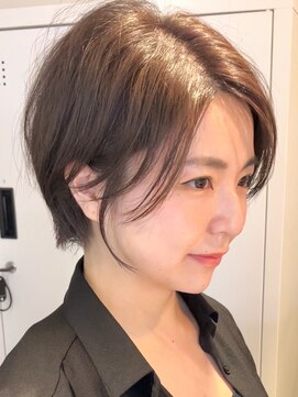 ラフ 新宿(Laff) 新宿 大人可愛い 20代30代40代 丸みショート 耳掛けショートボブ