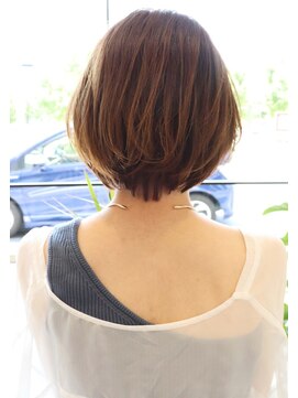 アイ(I.) 【 Ｉ. 】30代からのナチュラル前下がりショートボブ　川口