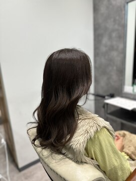 フォンド 津田沼(fond.) 黒髪/グレーベージュ/レイヤーロング/前髪パーマ/津田沼