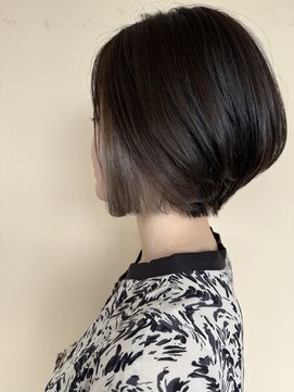 ミラートーク(MIRROR TALK) 前下がりショートボブ