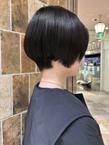 ピークアブー アヴェダ アトレ恵比寿(PEEK-A-BOO AVEDA)&nbsp;前下がりショート　コンパクトショート　黒髪ショート