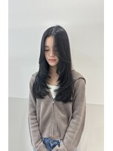 サロウィン 水戸(SALOWIN)&nbsp;ザクザクレイヤーカット×透明感ブラックカラー