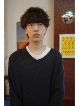 エディ(Edy) マッシュウルフ波巻きスパイラルパーマメンズパーマ眉毛カット