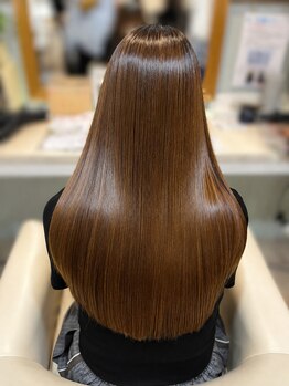 フミ 本店(Fumi)の写真/垂水駅3分◇女性スタッフのみ◎50代のエイジング毛を優しい縮毛矯正で根元ふんわり上品な艶髪へ