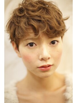 ブーケ(BOUQUET) ショートの方でパーマをかけようか悩んでいる方にオススメです。