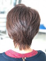 美容室パウサ シャープなショートスタイル