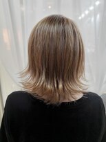 リノ(Lino)&nbsp;外ハネ×グレージュ