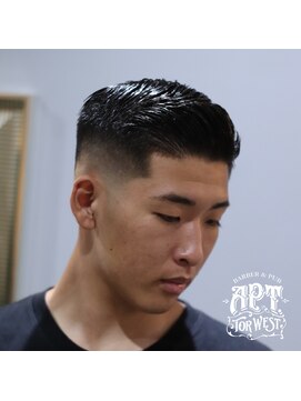 エーピーティートアウエスト(APT. TOR WEST) crew cut