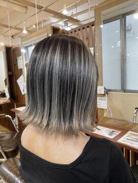 ブリッツレボルト(BLITZ R EVOLUT) あやか流！外ハネボブ×シルバーバレイヤージュ