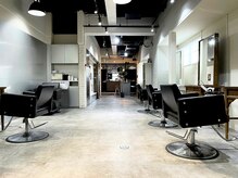 salon space 刈り上げマッシュ，ウルフブリーチ，アップバング，