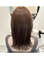 リノ(Lino)&nbsp;ベージュカラー/外ハネボブ/白髪ぼかしカラー