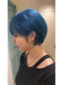 ブルーヘアショート