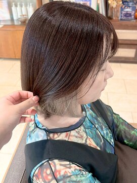 ヘアリゾート粋 ティガ 池袋店(tiga) インナーカラー/ミディアムボブ/個性的