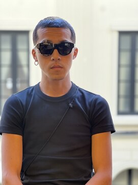 ダッド(DAD) 【Buzz】