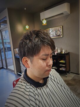 バク(BAKU) ツーブロック束感で動きを入れるスタイル