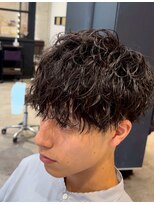 スペックホルダー(Spec Holder) 束感ウェーブマッシュフェザーパーマ
