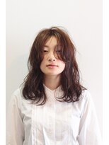 ファミリィ (PHAMILEE)&nbsp;フレンチ感、抜け感のあるアンニュイスタイル