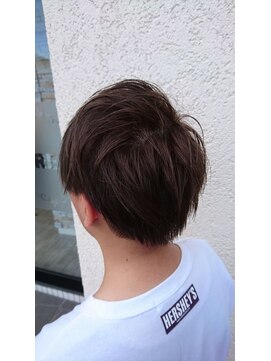 クレア(CREA) アッシュブラウン×刈上げショート