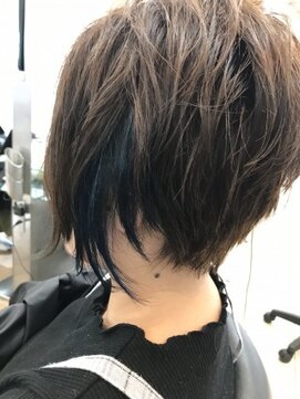 ヘアアンドビューティー クアトロ インターパーク店(QUATRO) アクセントカラーショート