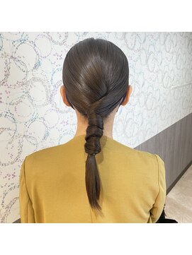 サロンドプランセス(SALON DE PRINCESSE) シンプルローポニー