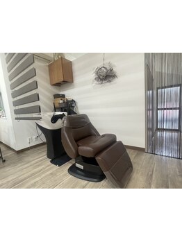 【コロナ対策◎】カラー専門店では珍しい３席のみのマンツーマン空間だから周りを気にせずリラックスできる